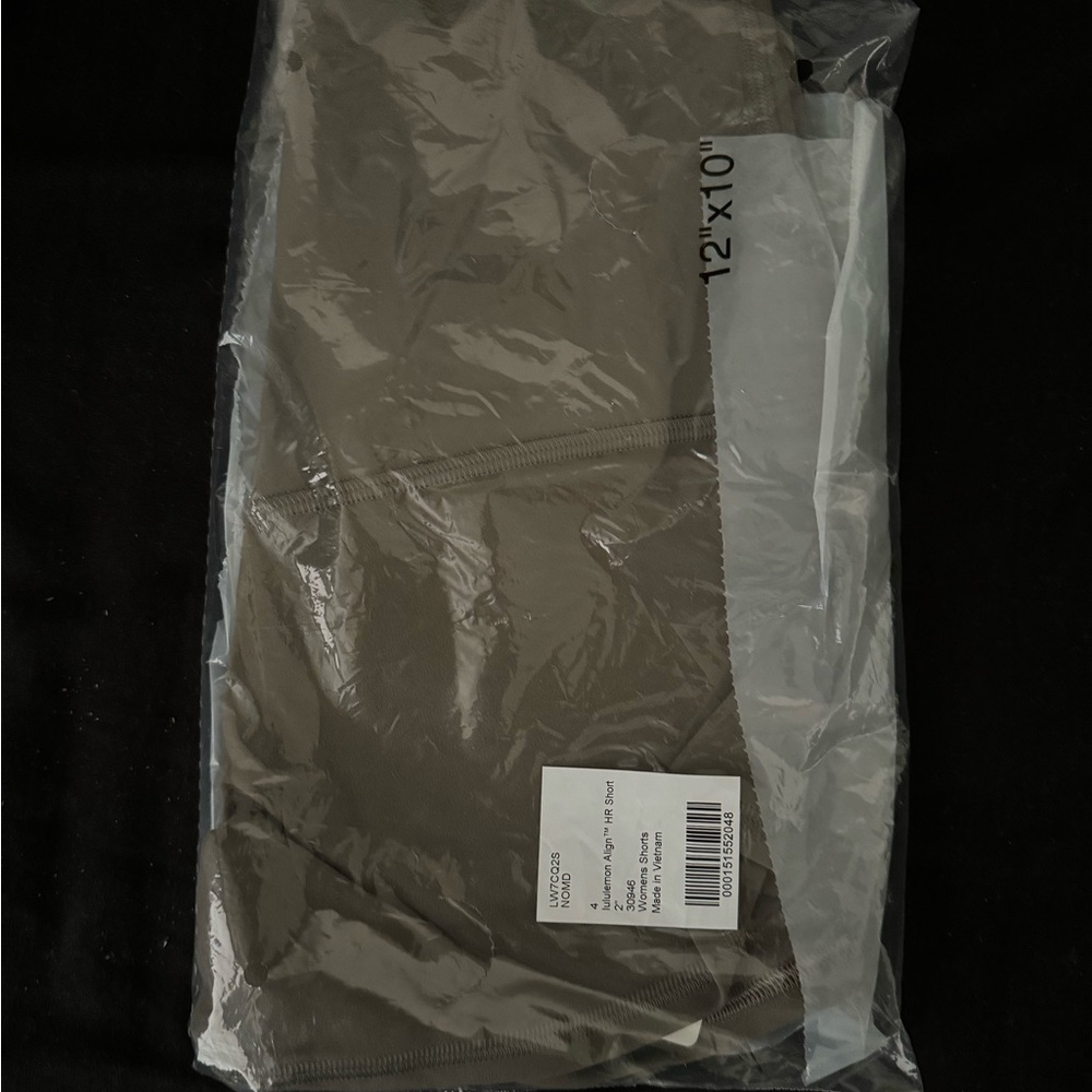 Lululemon align high rise shorts 2”